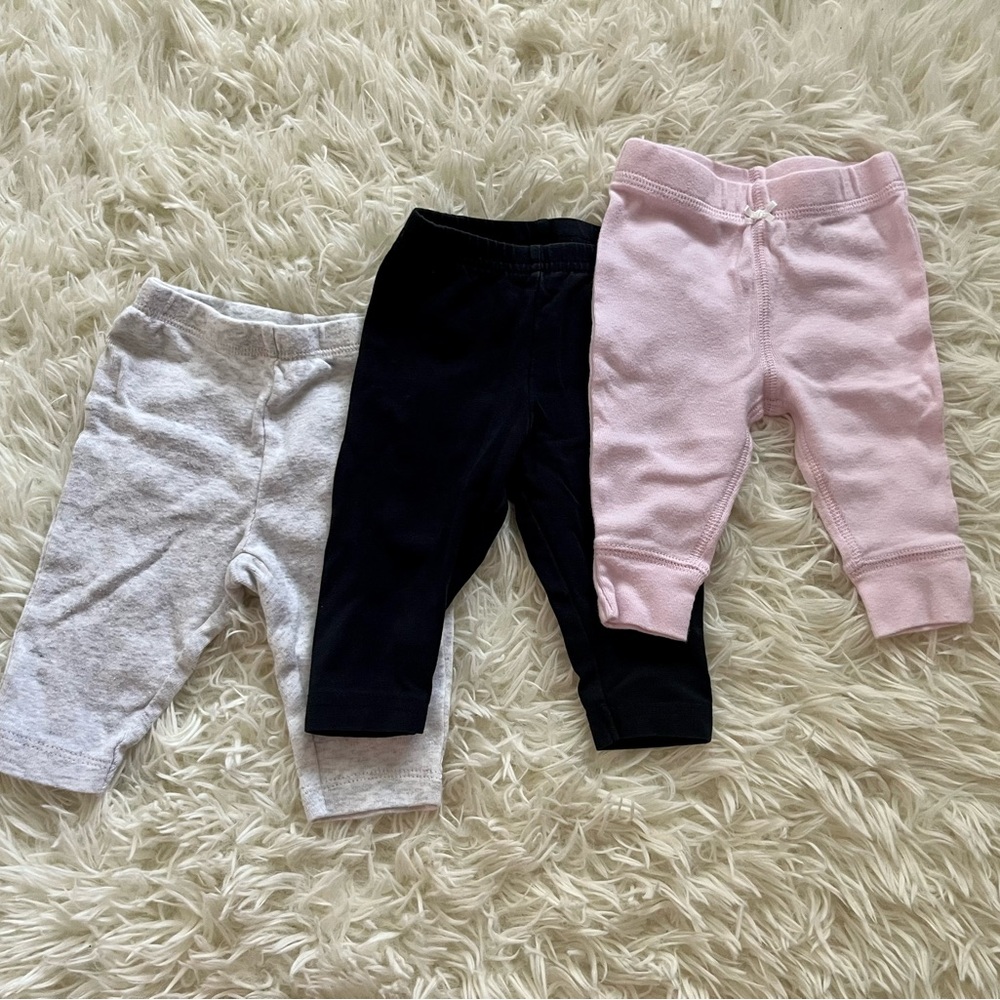 Baby girl pants, leggings Carters, size 3 months- perfect condition